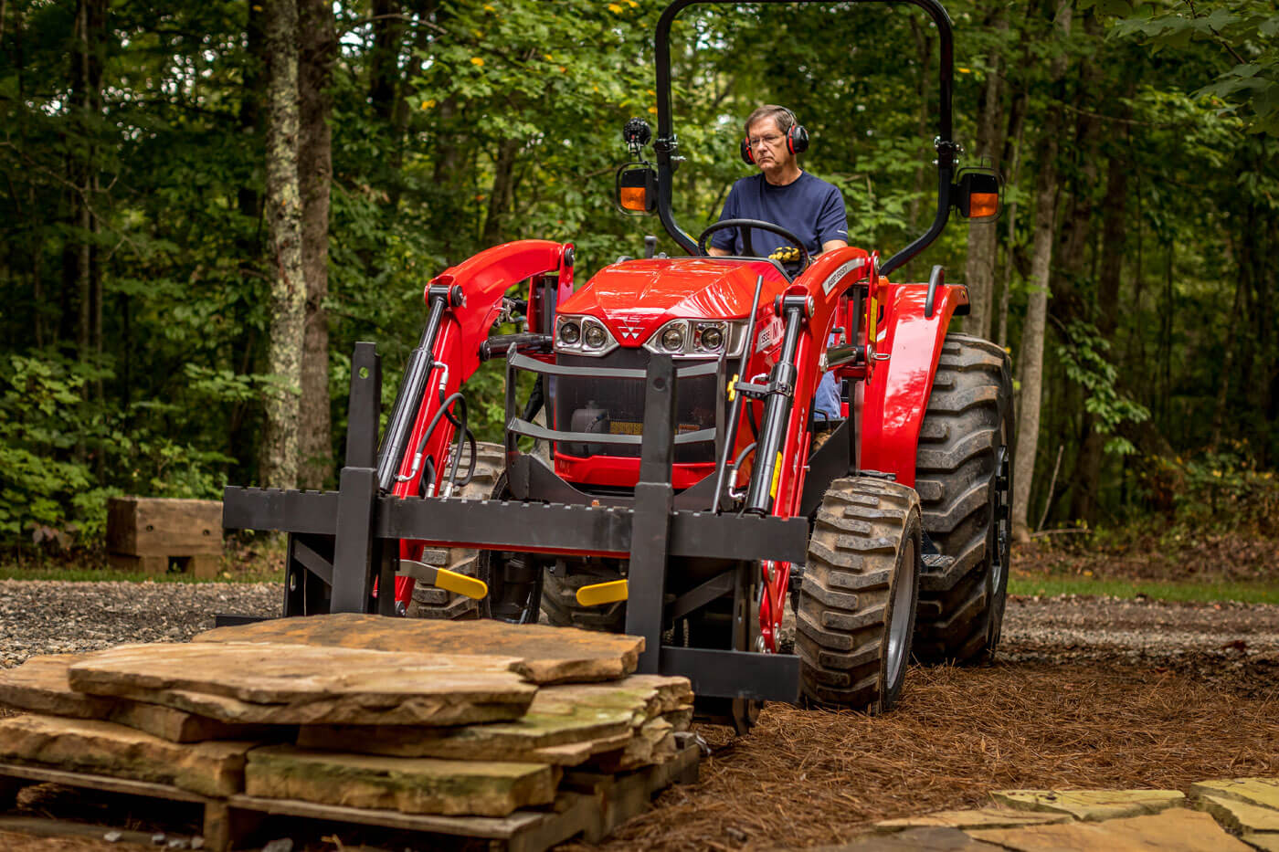 mf1835M-gallery03-platform-loader-august-2020-cleveland-georgia-668A5040